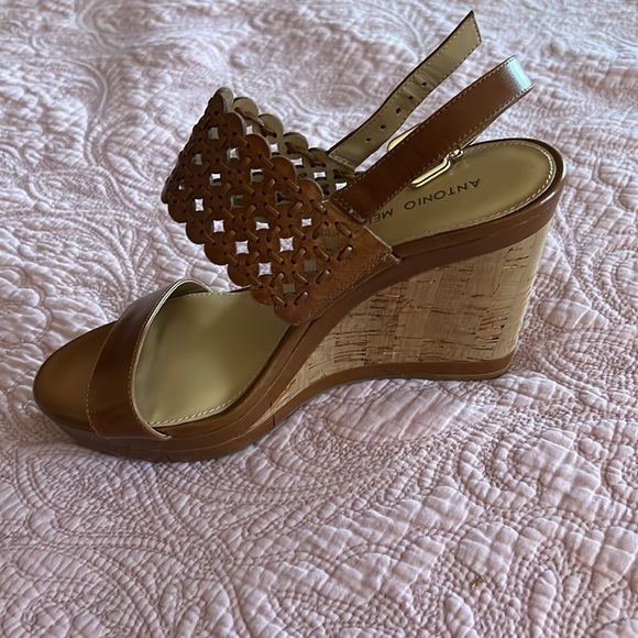 NEW! Antonio Melani Leather wedges - Picture 3 of 7
